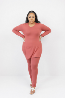 Black Plus Size 2 Piece Legging Set – Slit-Side Long Sleeve Top & Leggings
